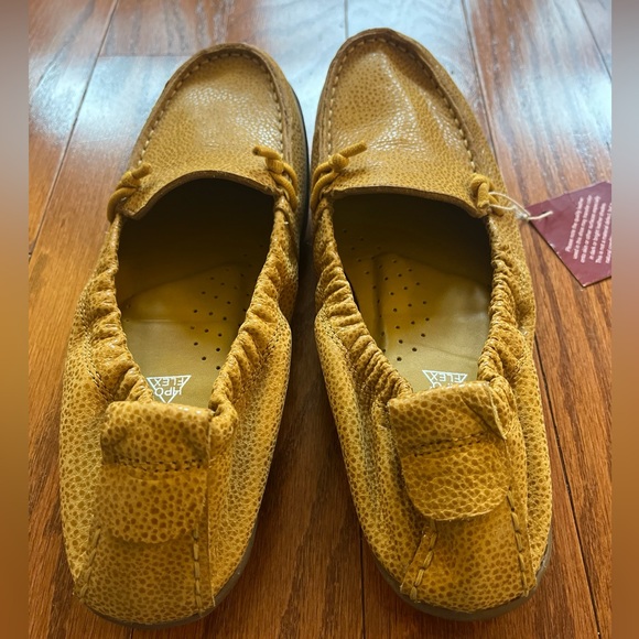 NWT Hush Puppies loafers - Picture 3 of 8